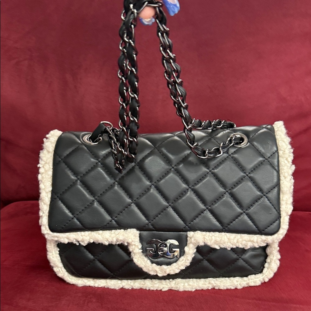 Black Quilted Shoulder Bag with Cream Trim - Picture 2 of 6